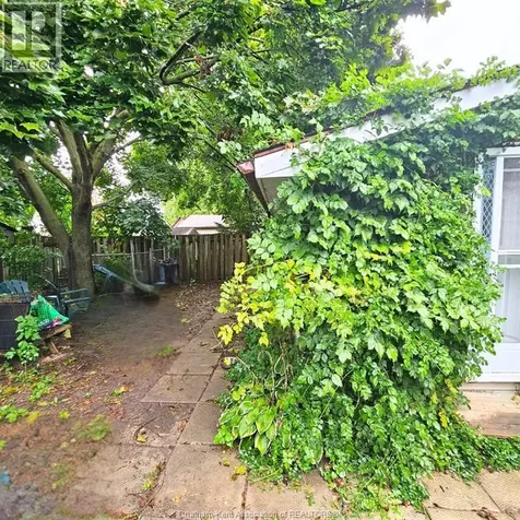418 Gillard Street Wallaceburg ON N8A 1N6