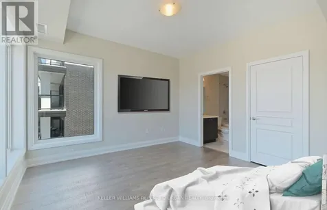 555 William Graham Drive Aurora ON L4G 7C4