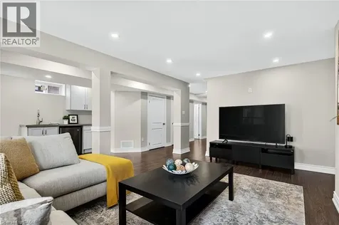 225 Skinner Road Waterdown ON L8B 1X2