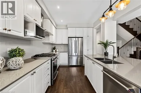 225 Skinner Road Waterdown ON L8B 1X2