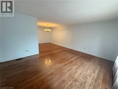 164 Gemini Drive Hamilton ON L9C 6N2