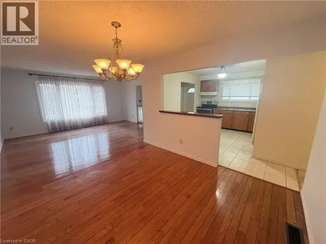 164 Gemini Drive Hamilton ON L9C 6N2