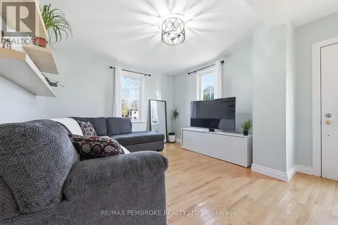 566 Perth Street Pembroke ON K8A 6B6