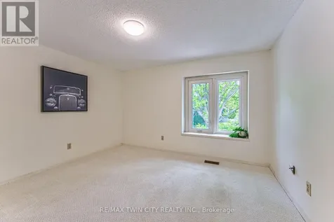 206 Candlewood Crescent Waterloo ON N2L 5Y9