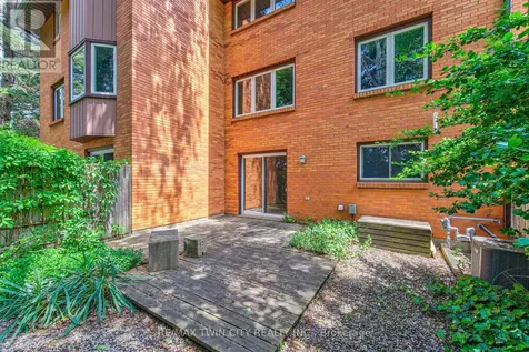 206 Candlewood Crescent Waterloo ON N2L 5Y9