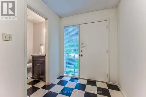 206 Candlewood Crescent Waterloo ON N2L 5Y9