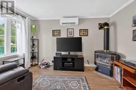 928 Pacific Lane Cornwall ON K6H 3Y9