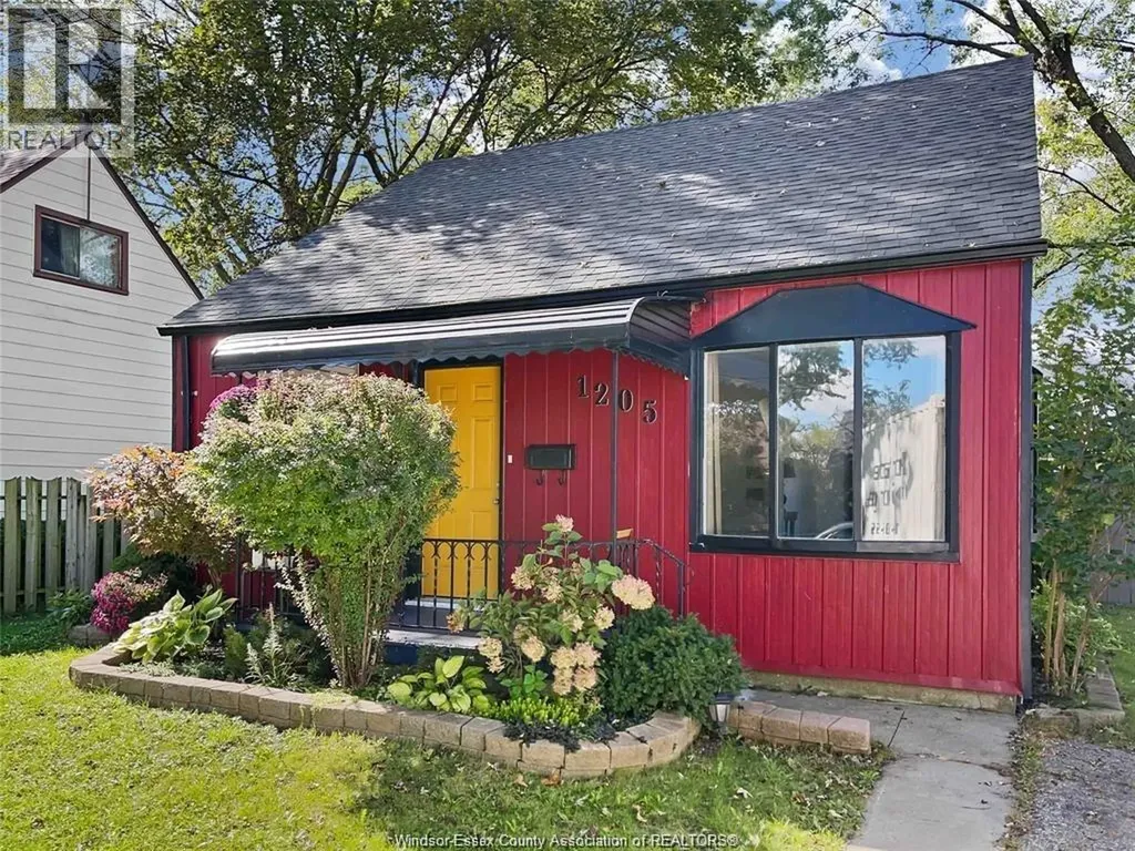 1205 Oak Avenue Windsor ON N8X 2B2