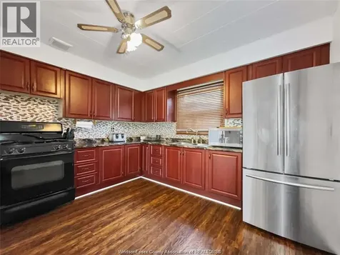 1205 Oak Avenue Windsor ON N8X 2B2