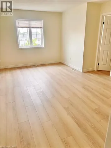 212 Countrystone Crescent Kitchener ON N2N 3S1