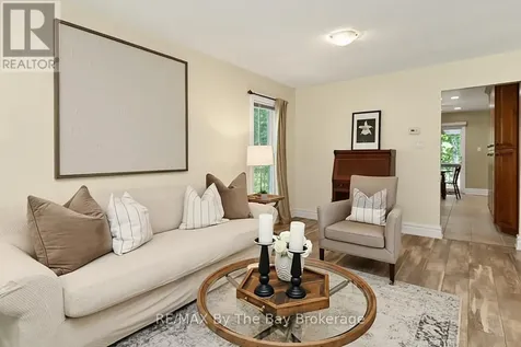 54 Fairway Crescent Wasaga Beach ON L9Z 1B8