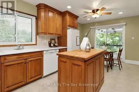 54 Fairway Crescent Wasaga Beach ON L9Z 1B8