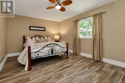 54 Fairway Crescent Wasaga Beach ON L9Z 1B8