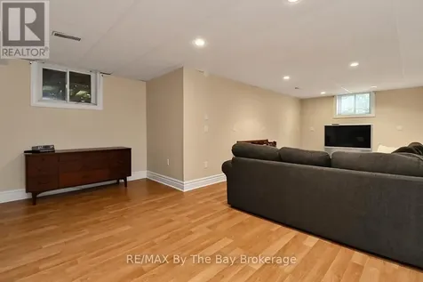 54 Fairway Crescent Wasaga Beach ON L9Z 1B8