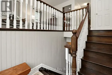 54 Fairway Crescent Wasaga Beach ON L9Z 1B8