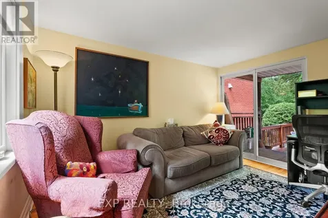 579 Broadview Avenue Ottawa ON K2A 2L6