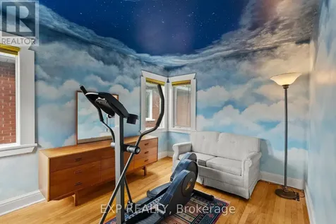 579 Broadview Avenue Ottawa ON K2A 2L6