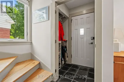 579 Broadview Avenue Ottawa ON K2A 2L6
