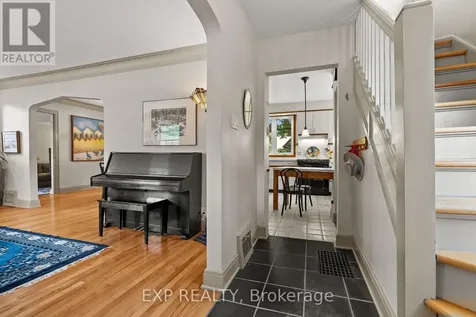 579 Broadview Avenue Ottawa ON K2A 2L6