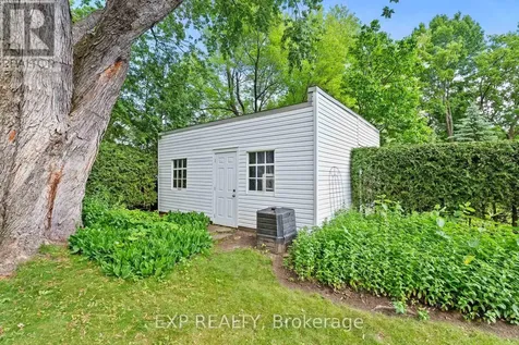 579 Broadview Avenue Ottawa ON K2A 2L6