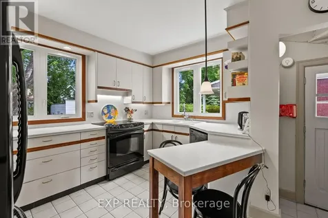 579 Broadview Avenue Ottawa ON K2A 2L6