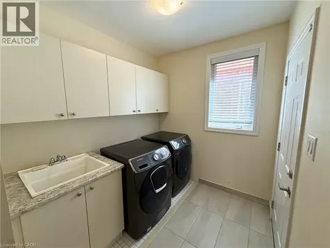 9462 Tallgrass Avenue Niagara Falls ON L2G 0Y2