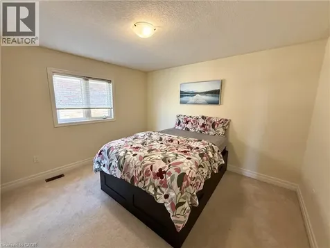 9462 Tallgrass Avenue Niagara Falls ON L2G 0Y2