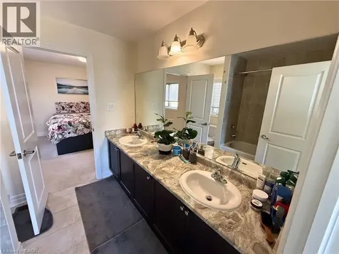 9462 Tallgrass Avenue Niagara Falls ON L2G 0Y2