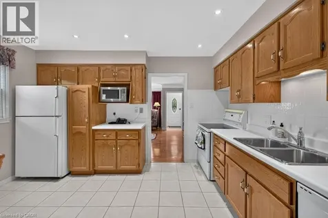 476 East 37th Street Hamilton ON L8V 4B9