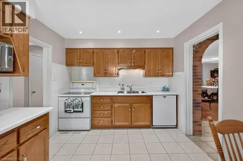 476 East 37th Street Hamilton ON L8V 4B9