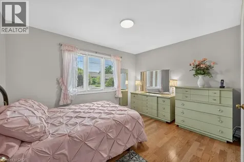 476 East 37th Street Hamilton ON L8V 4B9