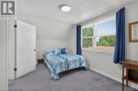 476 East 37th Street Hamilton ON L8V 4B9