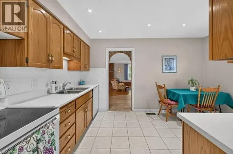 476 East 37th Street Hamilton ON L8V 4B9