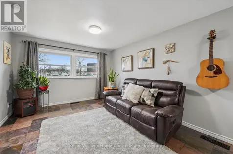 44 Meyer Drive Guelph (st. George's) ON N1E 4H2