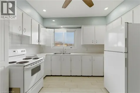 880 Lawrence Road Hamilton ON L8K 2A3