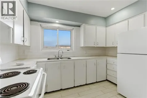 880 Lawrence Road Hamilton ON L8K 2A3