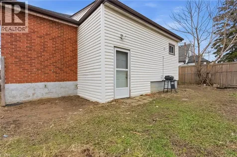 880 Lawrence Road Hamilton ON L8K 2A3