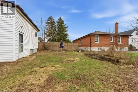880 Lawrence Road Hamilton ON L8K 2A3