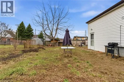 880 Lawrence Road Hamilton ON L8K 2A3