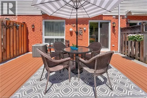 16 Walker Court Grimsby ON L3M 5J5