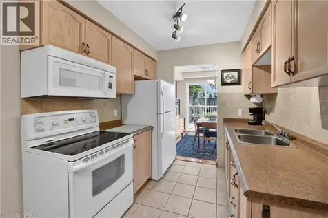 16 Walker Court Grimsby ON L3M 5J5