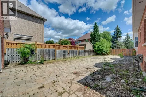 14 Antrim Court East Caledon ON L7C 1R1