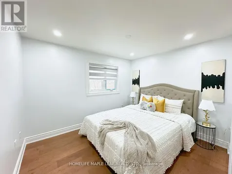 498 Bankside Drive Kitchener ON N2N 3J3
