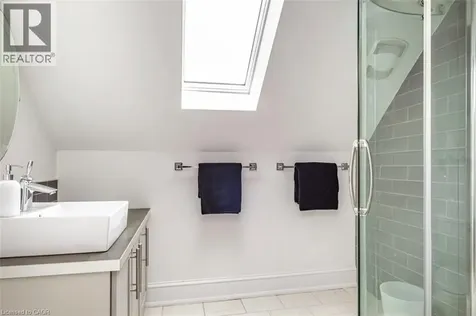 10 Beulah Avenue Hamilton ON L8P 4G9