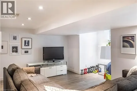 10 Beulah Avenue Hamilton ON L8P 4G9