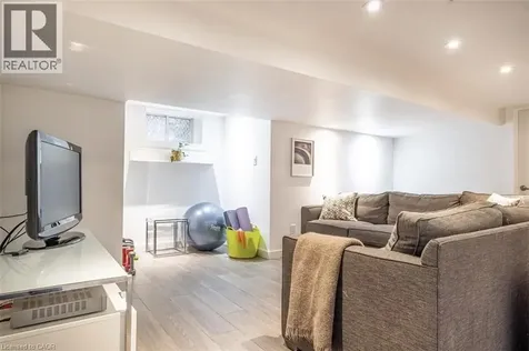 10 Beulah Avenue Hamilton ON L8P 4G9