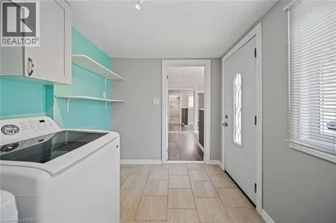 44 Lawrence Street Brantford ON N3R 1A7