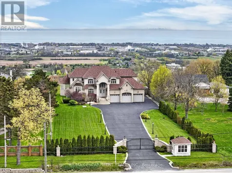 803 Ridge Road Hamilton ON L8J 2Y3