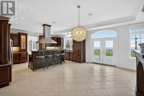 803 Ridge Road Hamilton ON L8J 2Y3