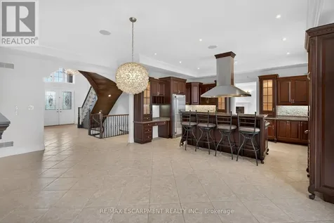 803 Ridge Road Hamilton ON L8J 2Y3
